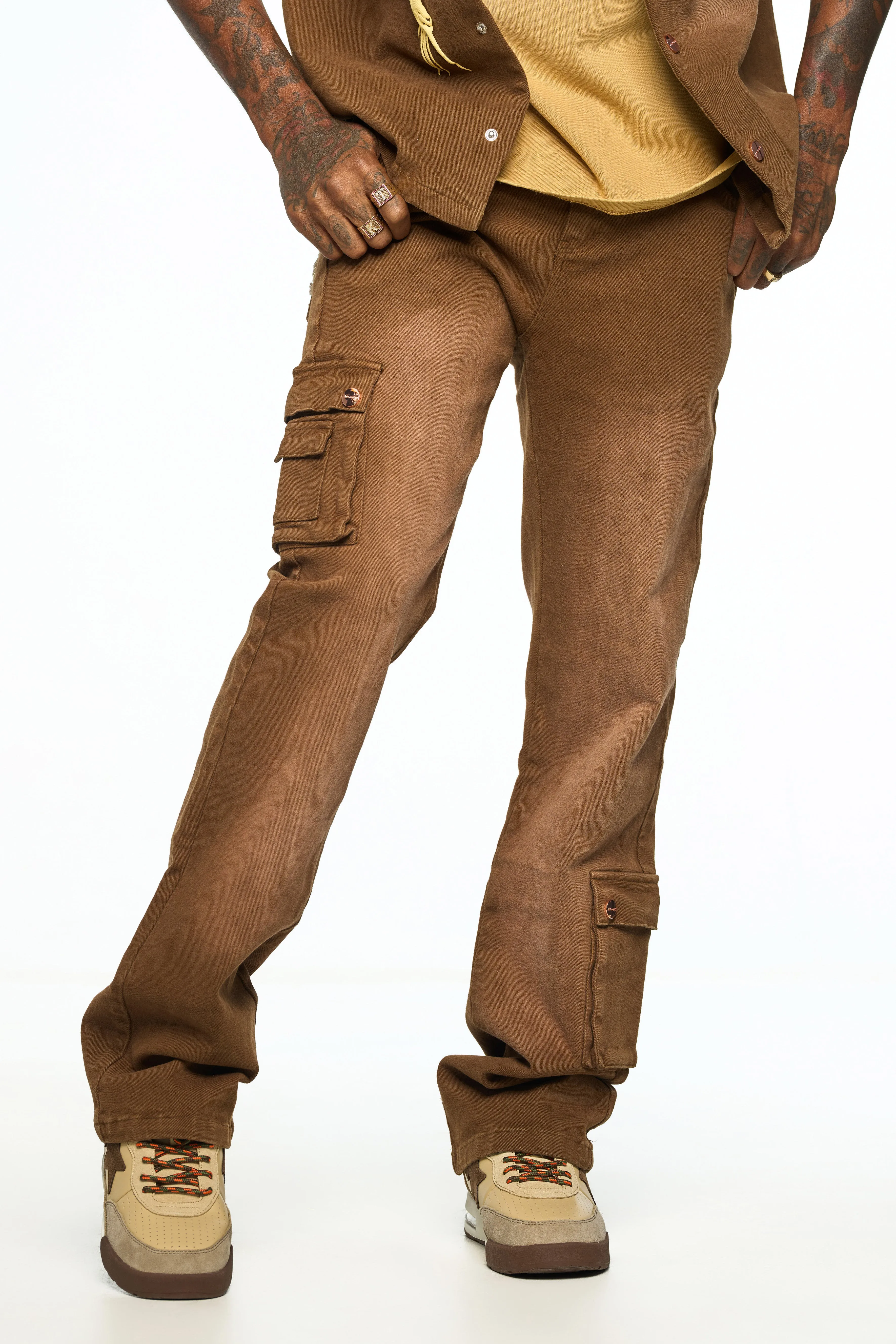 AOLOGNE LEFT STANDING BROWN PANTS (BROWN)