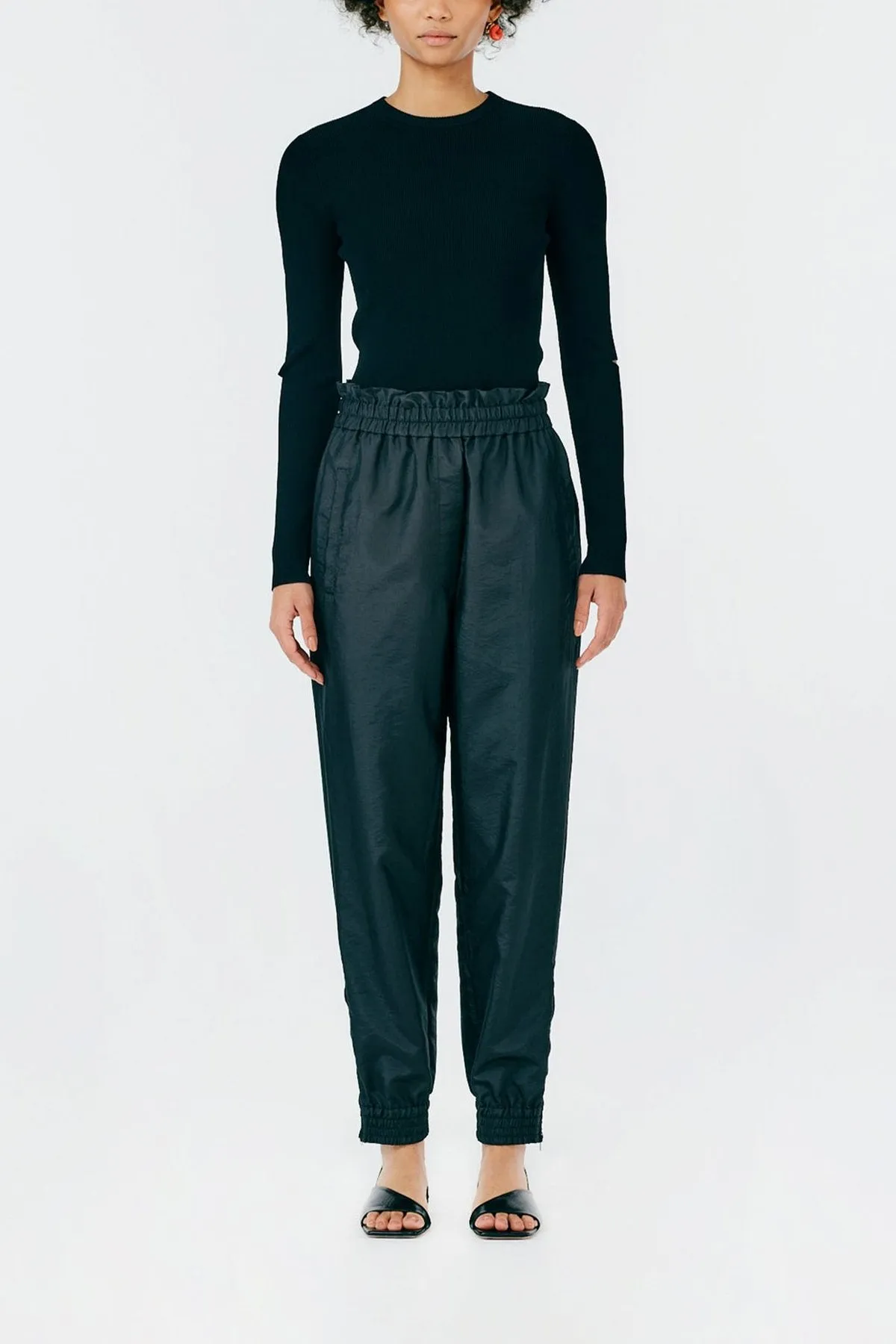 Crispy Nylon Paper Bag Felix Jogger in Black
