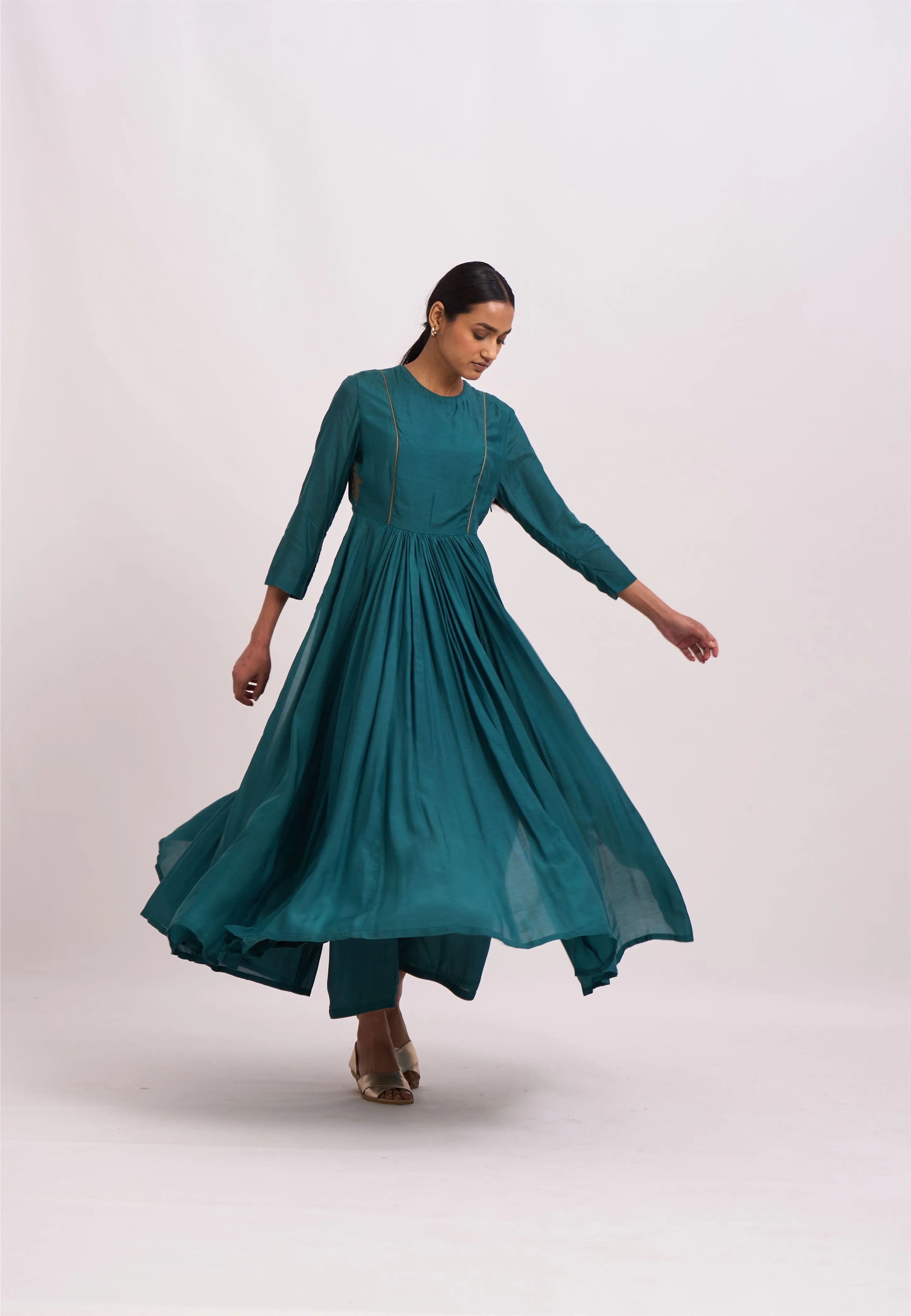 Dot   I   Mihira Madinat Ghoomar Kurta Set   Teal  SS24-TG-1