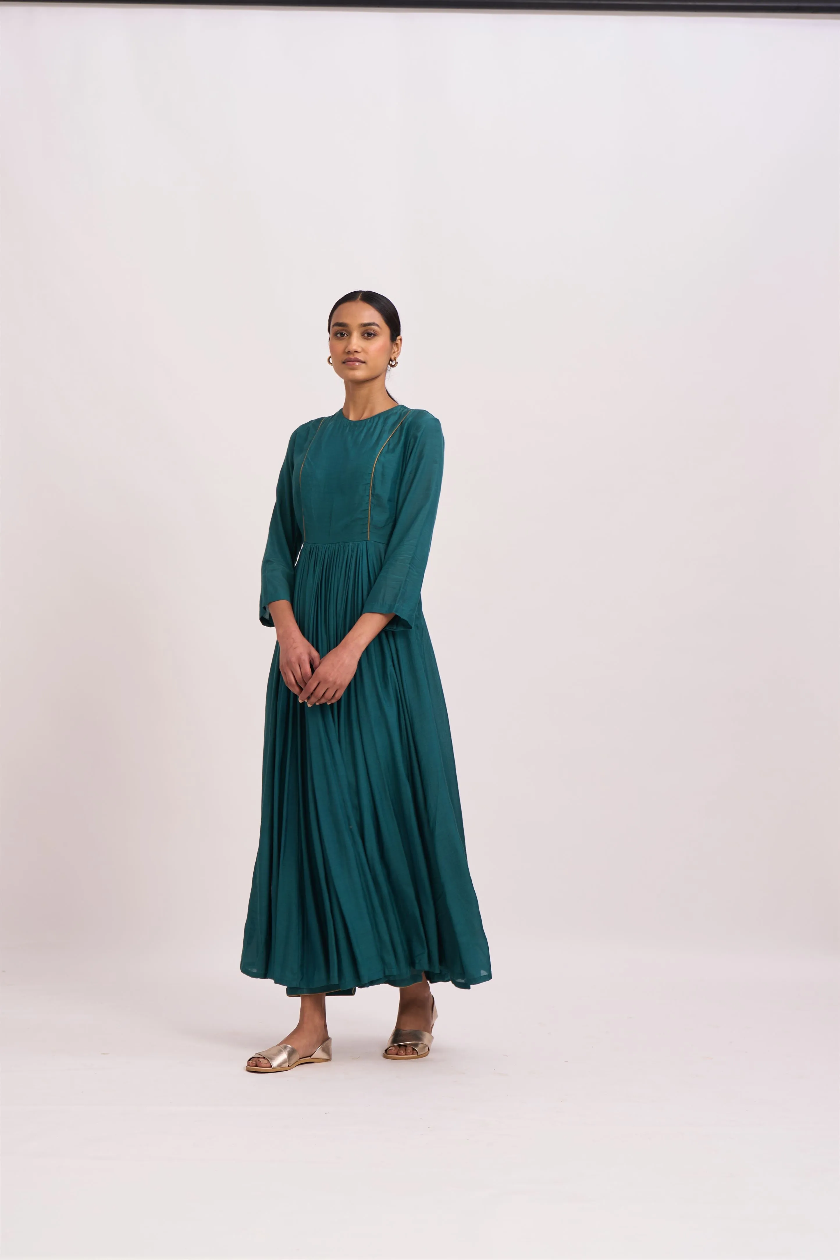 Dot   I   Mihira Madinat Ghoomar Kurta Set   Teal  SS24-TG-1