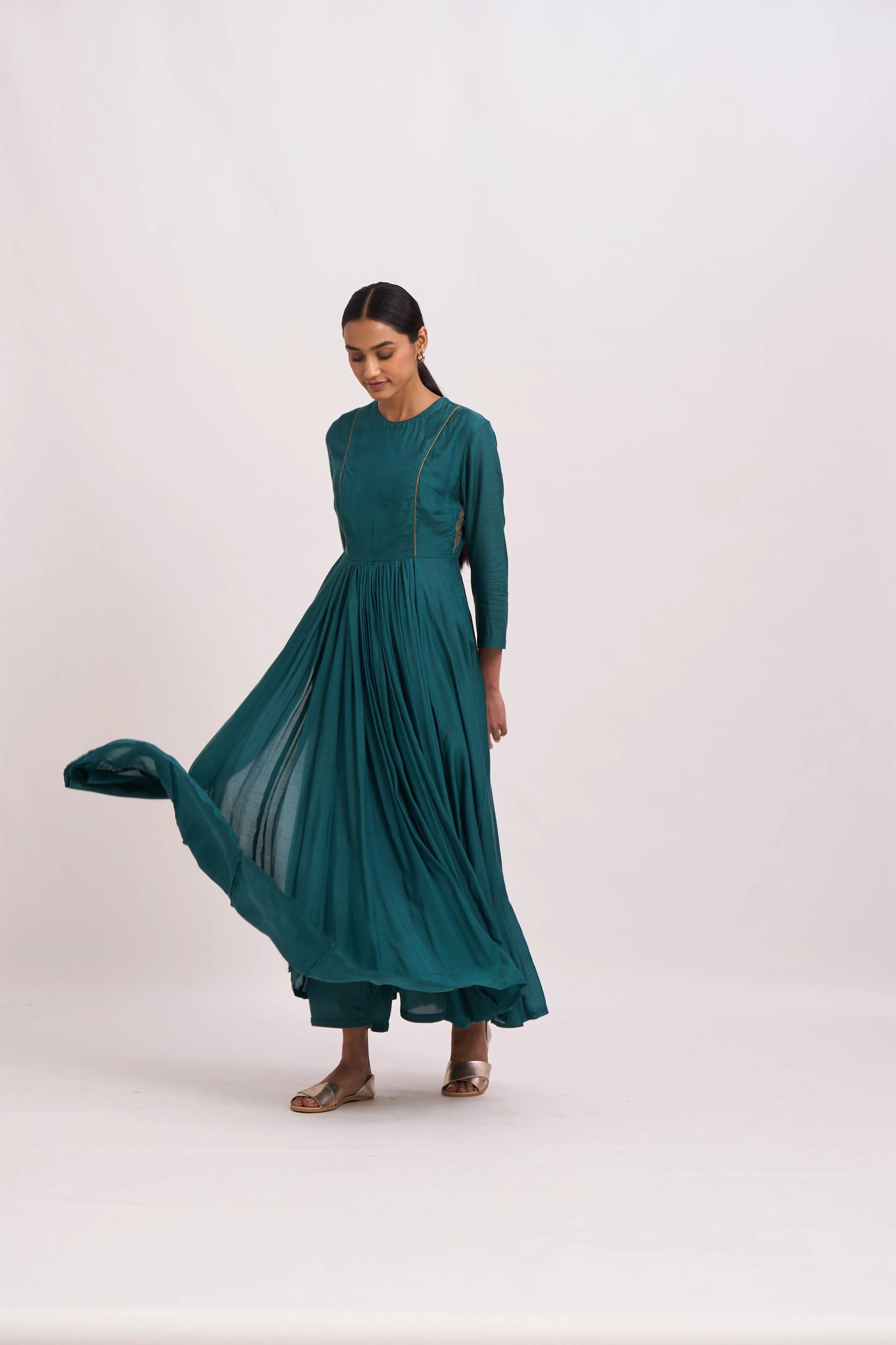Dot   I   Mihira Madinat Ghoomar Kurta Set   Teal  SS24-TG-1