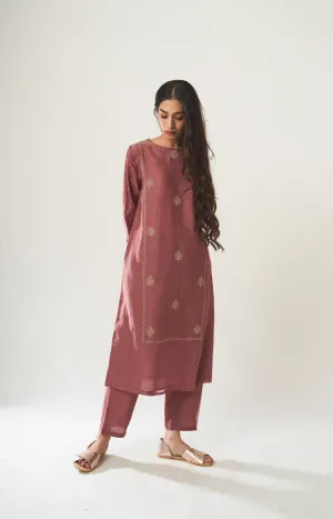 DOT   I   The-Long-Kaftan-With-Hamsa