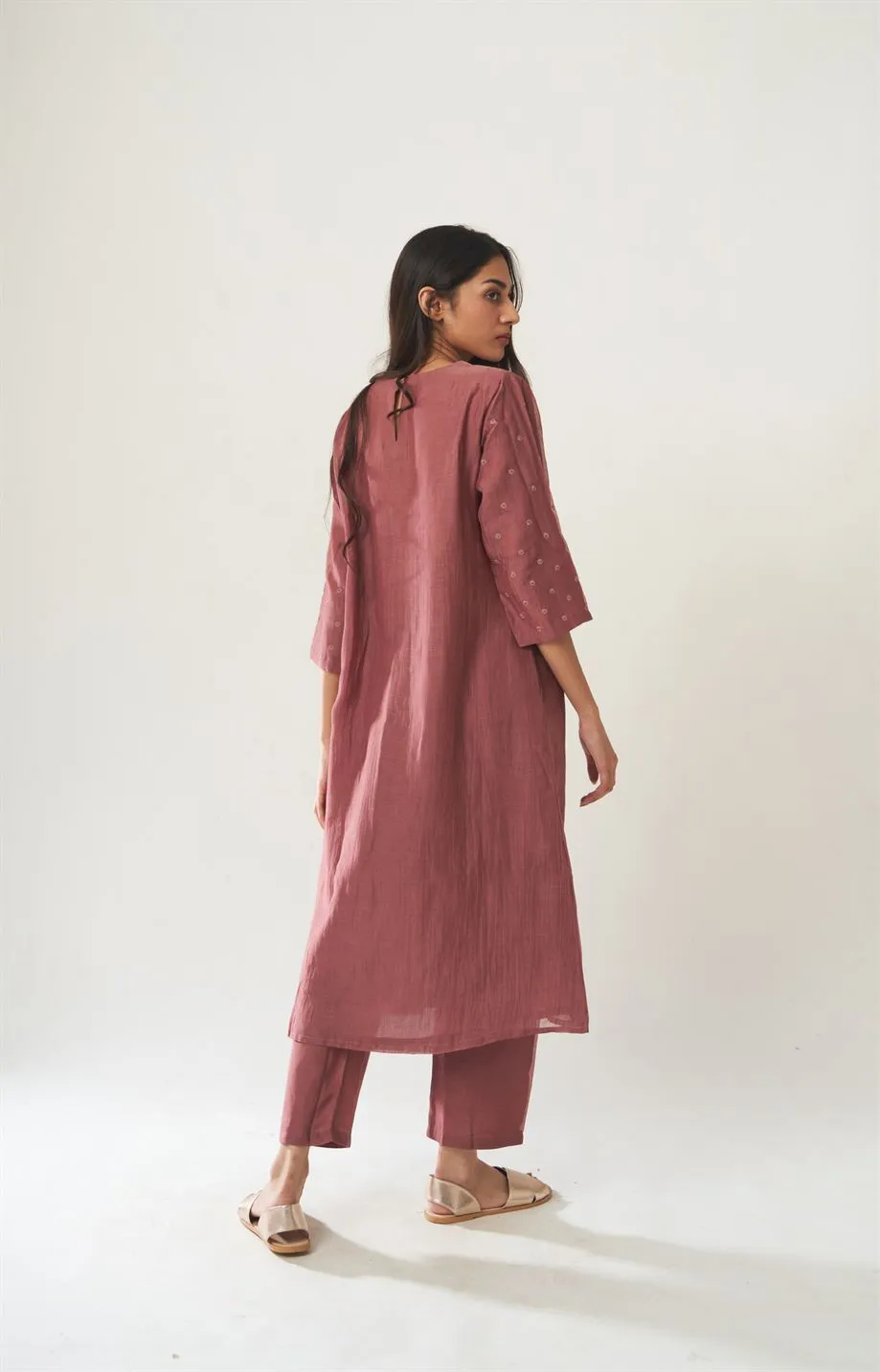 DOT   I   The-Long-Kaftan-With-Hamsa