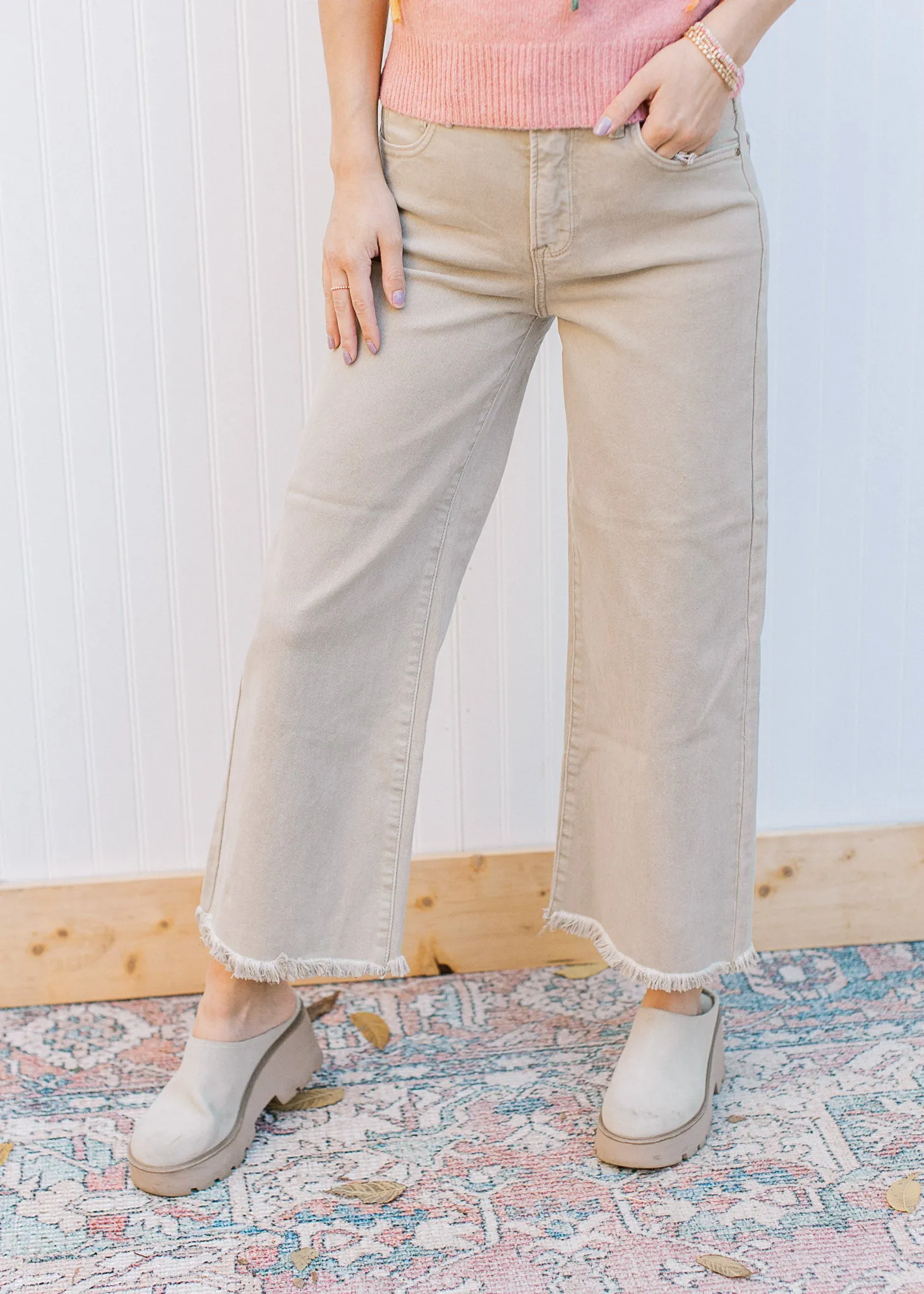 High Rise Wide leg Fray Khaki Jeans