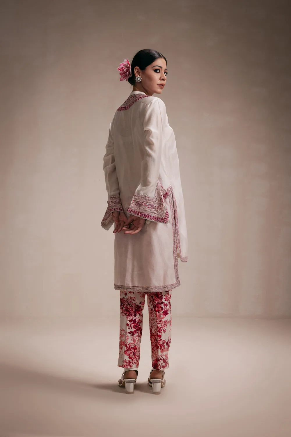 Ivory Kurta Set With Pink Embllishment