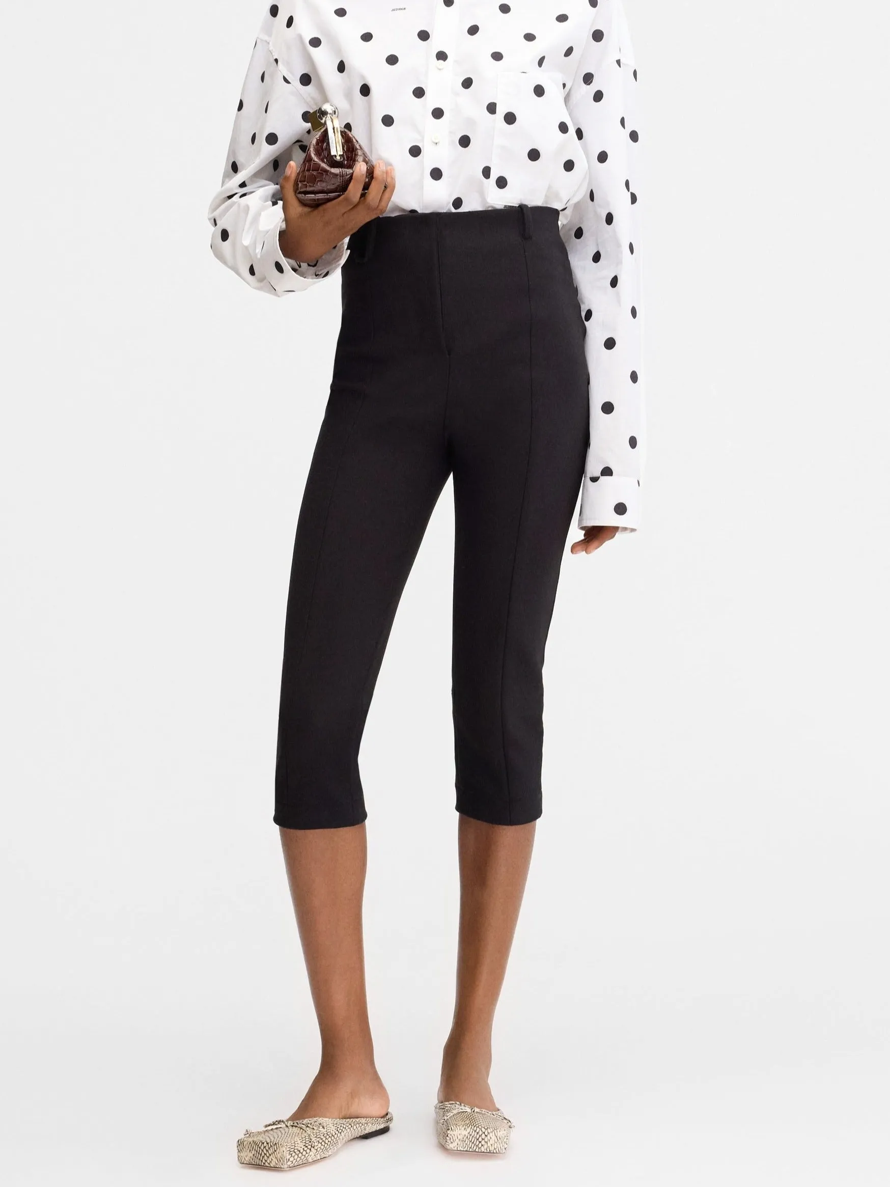 Jacquemus Le Pantalon Capri Pants in Black