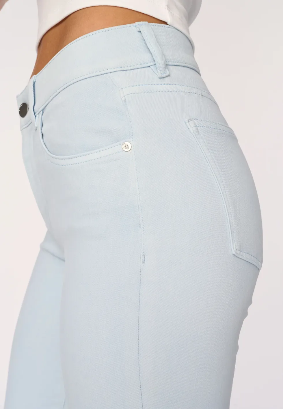 Mara Straight : Mid Rise Ankle