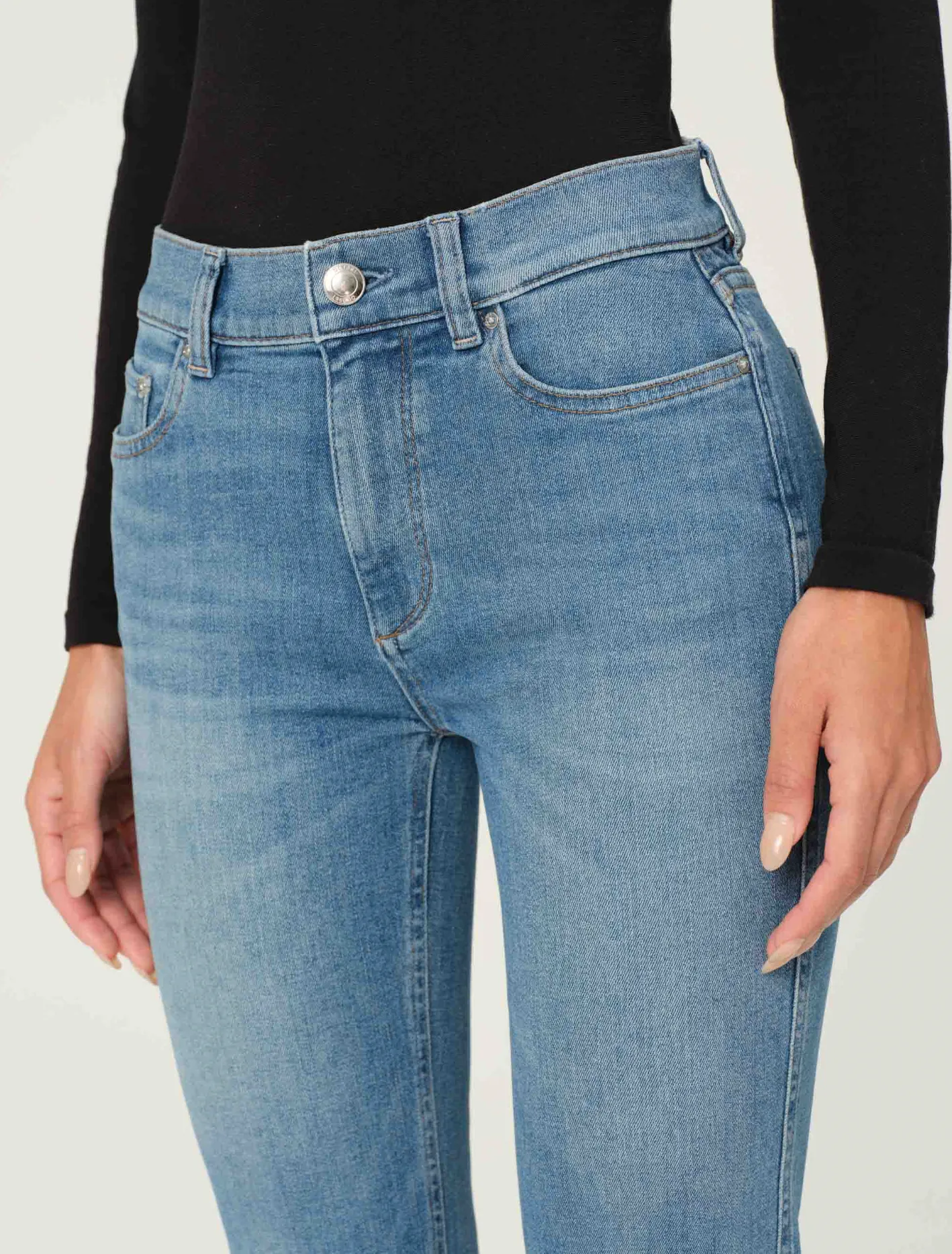 Mara Straight : Mid Rise Ankle