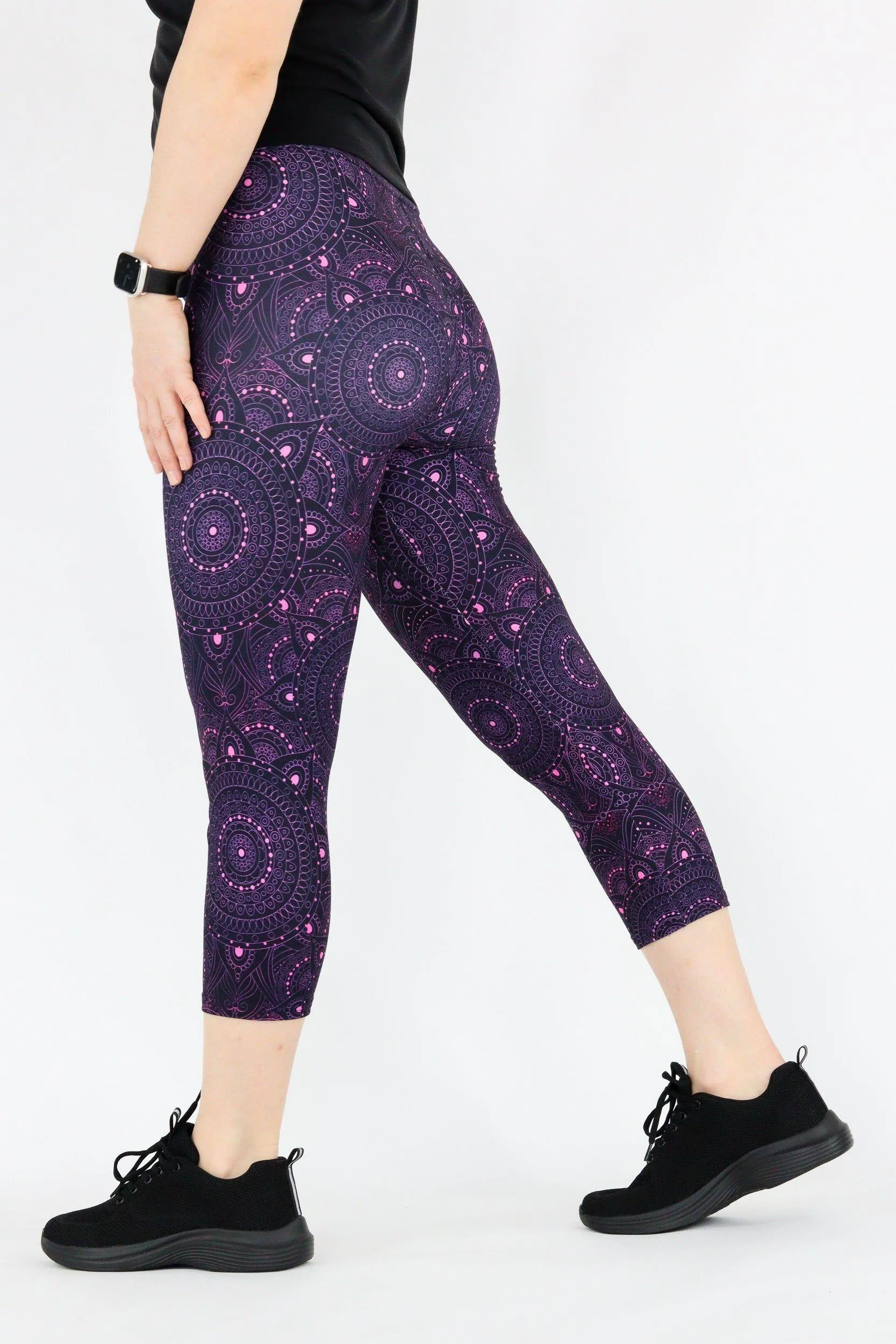 Purple Mandala - Casual Capri Leggings