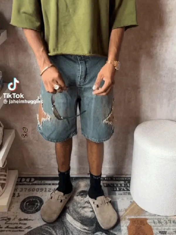 STAR EMBROIDERED JEAN SHORTS
