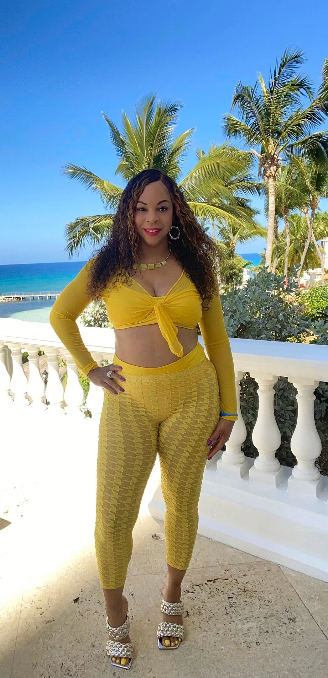 Yellow Burst Resort Set ! Cover up